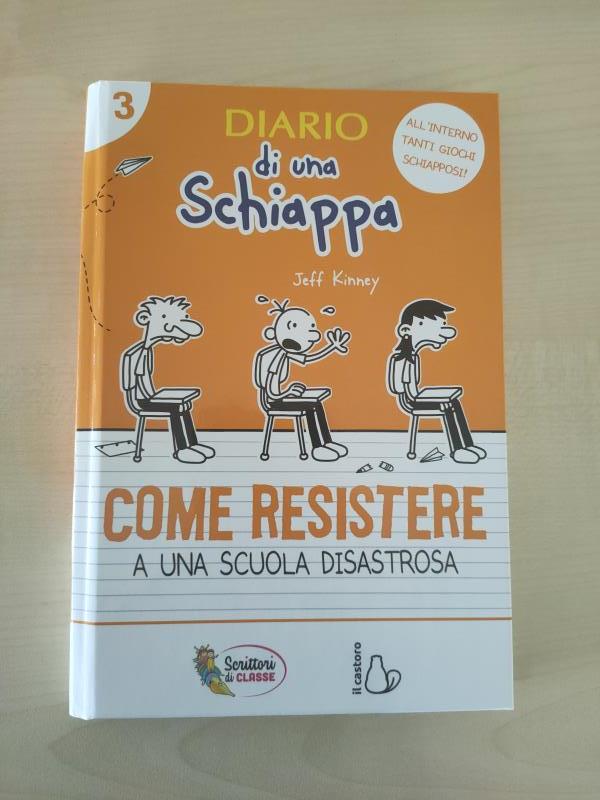 Copertina di Diario di una schiappa. Come resistere a una scuola disastrosa